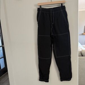 ALO Yoga Women's Dark Cargo Pants with White Stitching